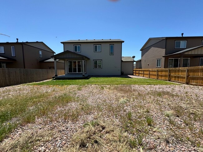 Building Photo - Newer 3 Bedroom plus loft in Paint Brush H...