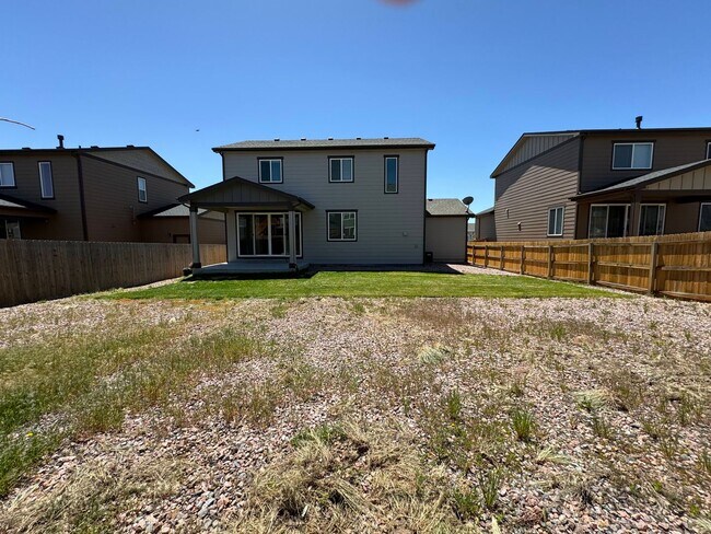 Foto del edificio - Newer 3 Bedroom plus loft in Paint Brush H...
