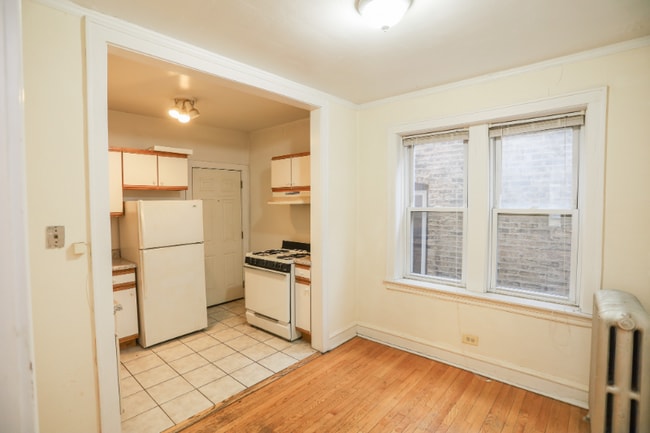 Building Photo - 4520 N Damen Ave