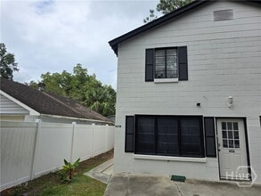 Building Photo - 405 Turnberry St