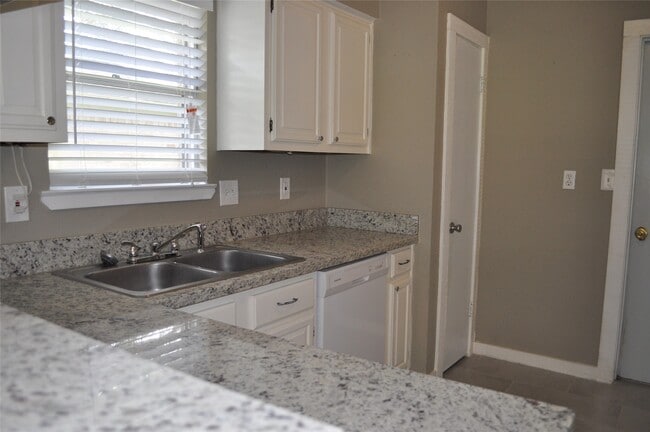 Foto del edificio - 22411 Merrymount Dr