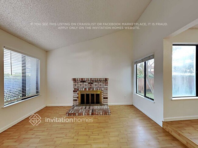 Building Photo - 2080 Moontree Dr