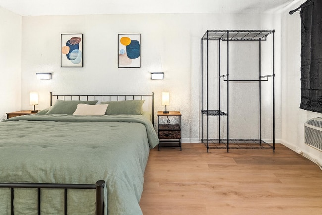 Building Photo - 1024 Bridge City Ave