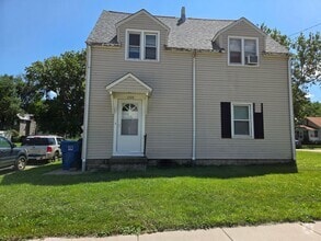 Building Photo - 1328 3rd St