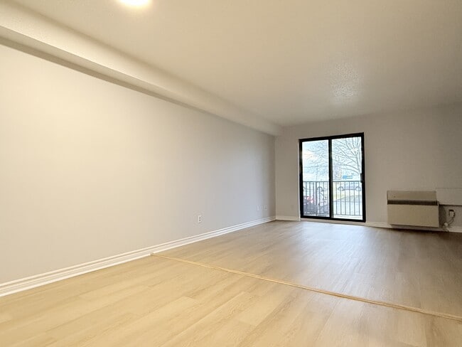 Building Photo - 2940 Elsmere Ave