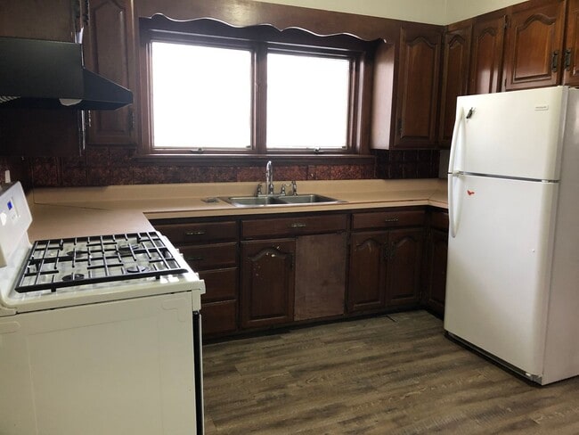 Building Photo - 3 bedroom home