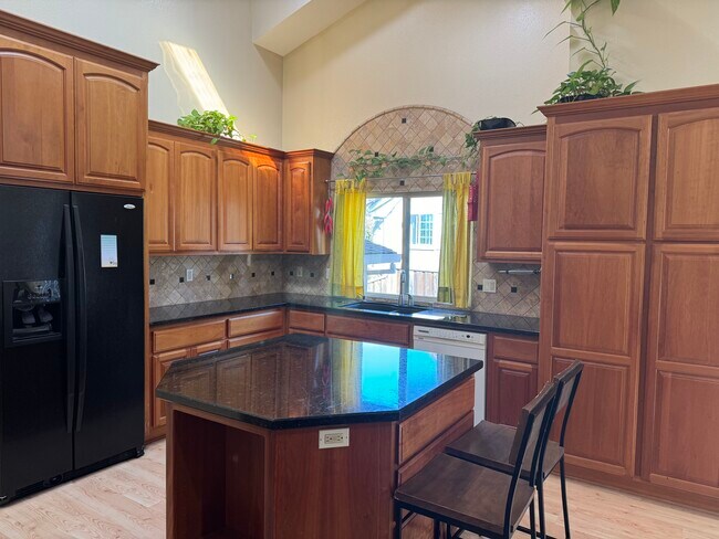 Building Photo - 1730 Vintner Way