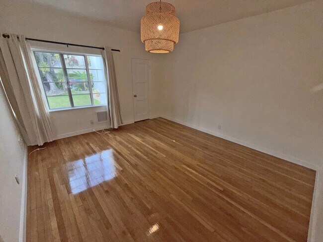 Foto del edificio - 9120 Beverly Blvd