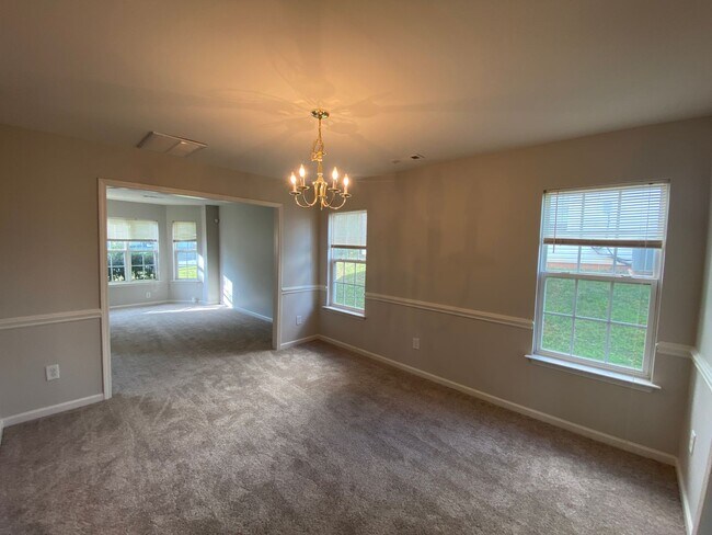 Foto del edificio - Pristine home located in Linda Vista!