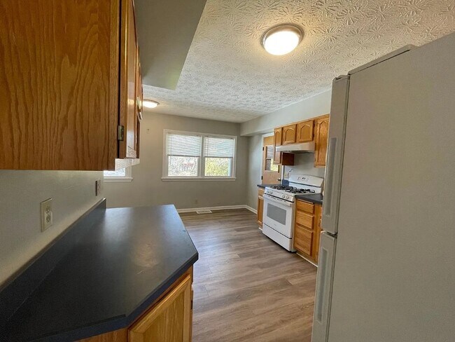 Foto del edificio - 1067 Long Pond Rd