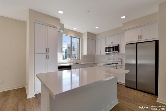 Building Photo - 312 Canoe Ct