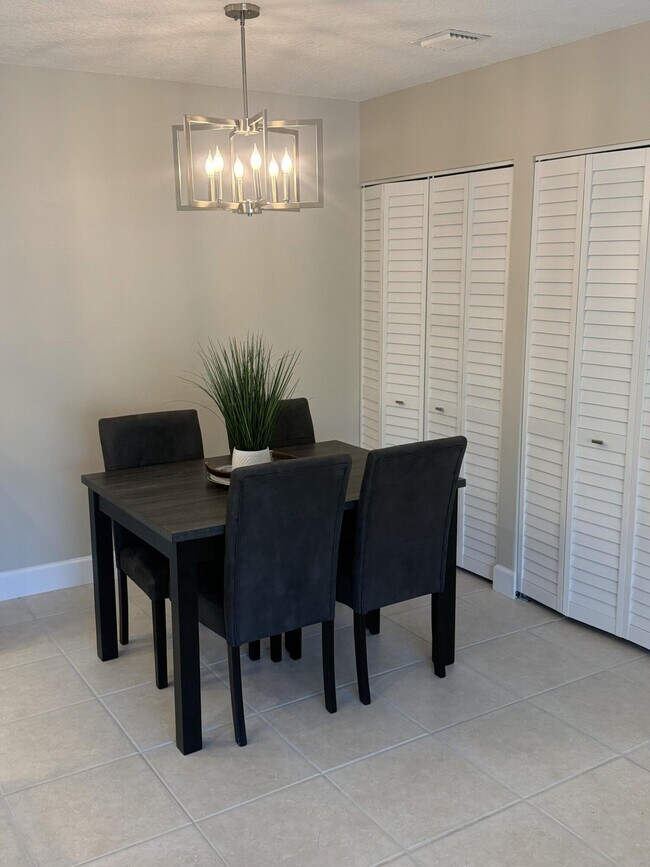 Foto del edificio - 3957 NW Cinnamon Tree Cir