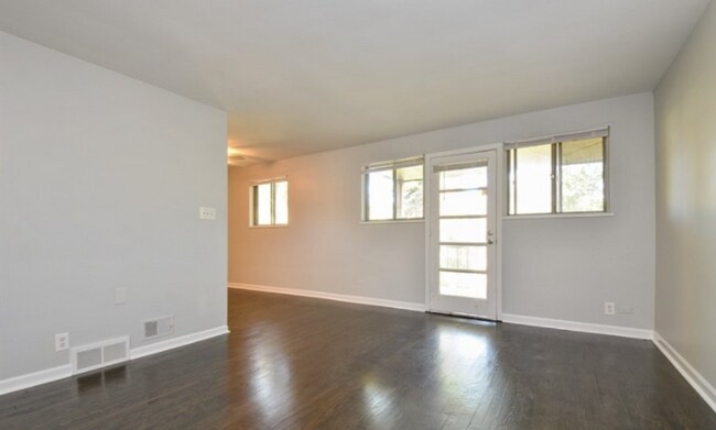 Foto del edificio - 1141 Waukegan Rd