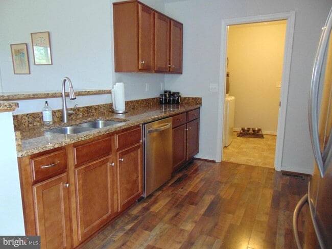 Building Photo - 14010 Sunset Wds Trl