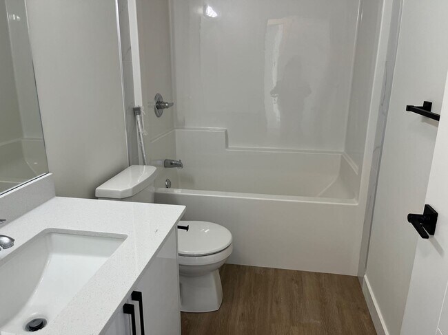 Photo du bâtiment - 2 Bed 1 Bath Unit in Ponoka, AB