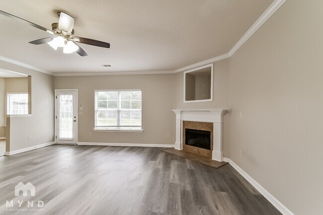 Building Photo - 4050 Sidlehill Dr