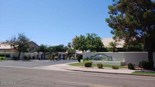 Foto del edificio - 1038 N Columbus Dr