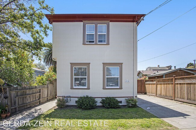 Building Photo - 2 br, 1.5 bath House - 910 Taylor Ave