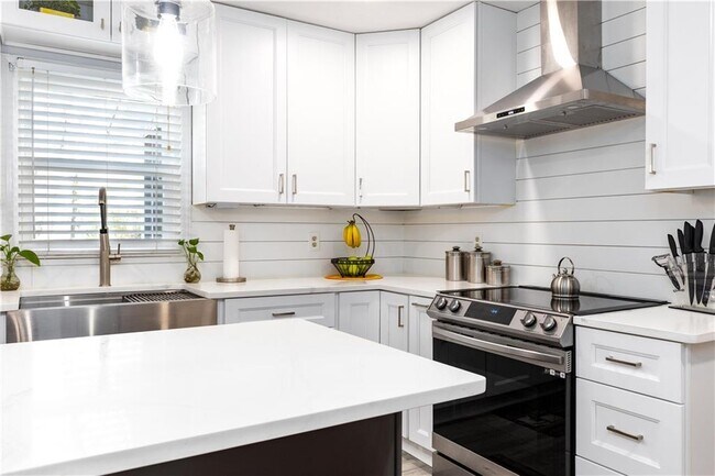 Building Photo - 2599 Hickory Cove SW