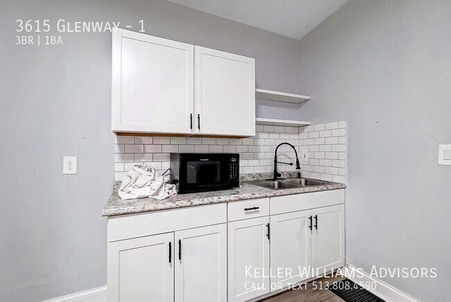 Foto del edificio - 3 bedroom, 2 story, updated apartment, ava...