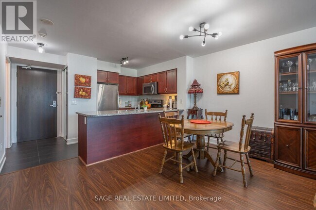 Building Photo - 19 Grand Trunk Crescent