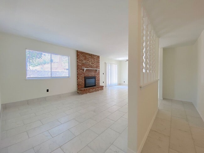 Foto del edificio - Northeast El Paso 3 Bed Refrig A/C