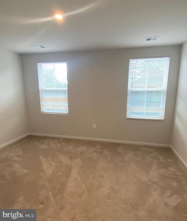 Building Photo - 2914 Farzi Cir