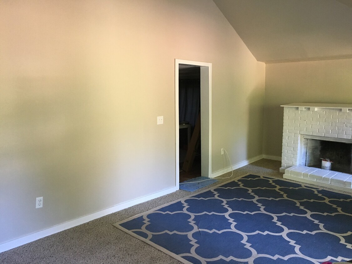 Foto principal - 5234 Riverview Dr