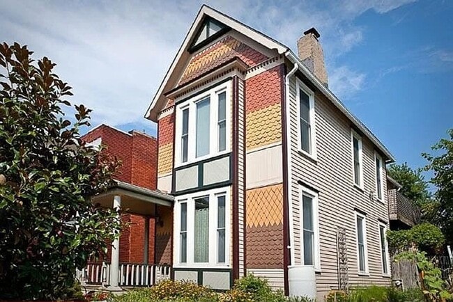 Foto del edificio - Very Spacious 2 Bed 2.5 Bath Home!