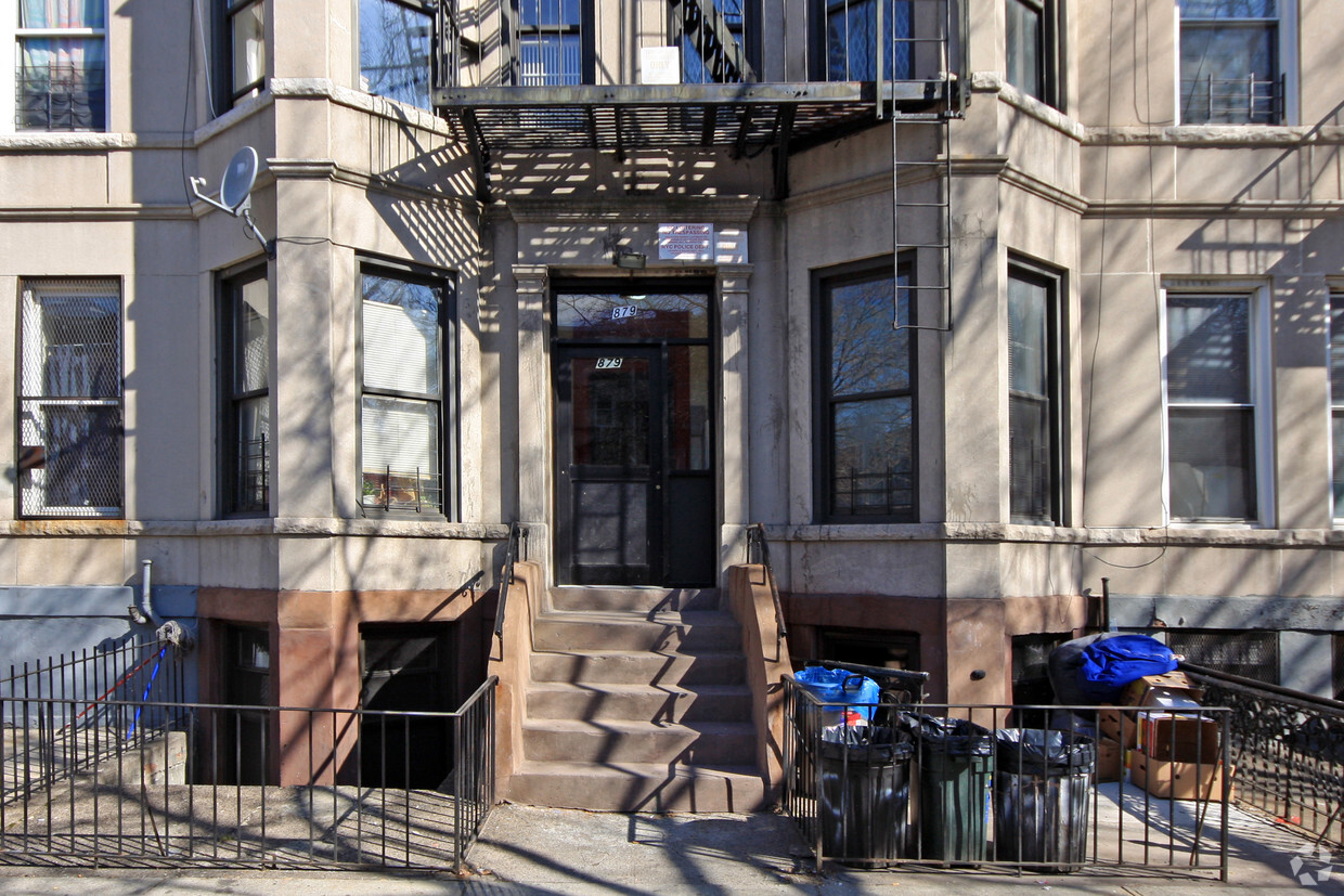 Building Photo - 879 Saint Johns Pl