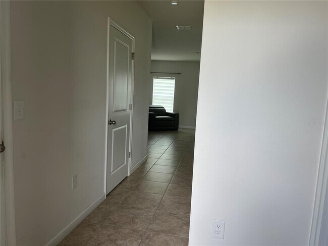 Building Photo - 1052 Kobuk St