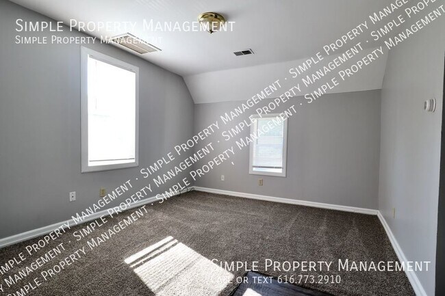 Building Photo - Nice 2 Bedroom 1 Bath on SE Side