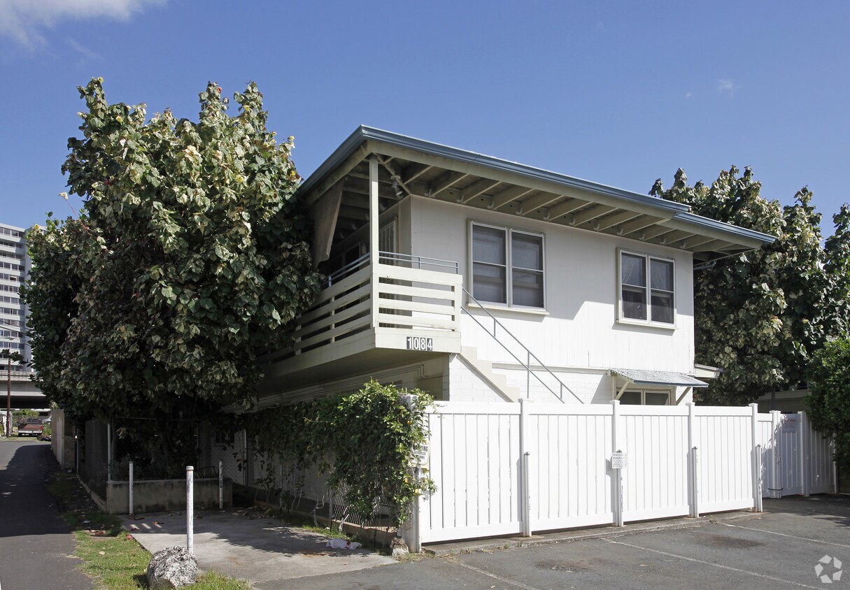 Primary Photo - 1084 Kinau St