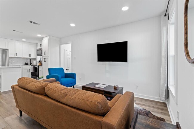 Foto del edificio - 901 N Church St