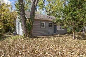 Building Photo - 700 N 80 Pl