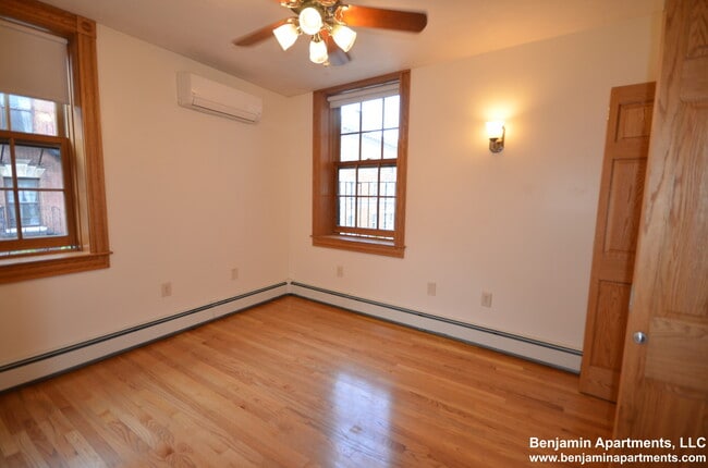 Building Photo - 89 Myrtle St