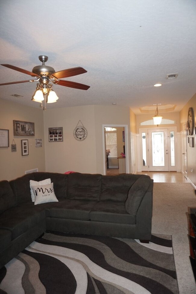 Foto del edificio - 4 Bedroom Rental in Duggan Pond!