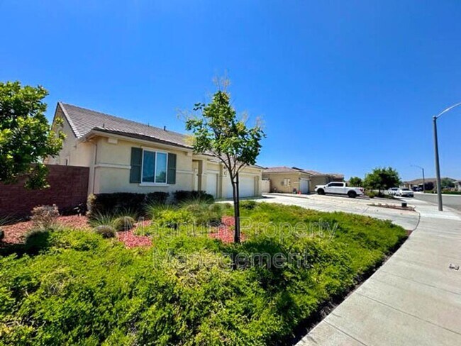 Foto del edificio - 34726 Yellow Root Ct