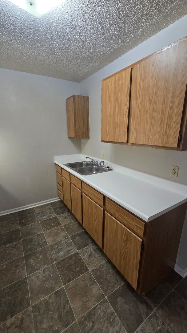 Foto del edificio - 1292 W Ashley Rd