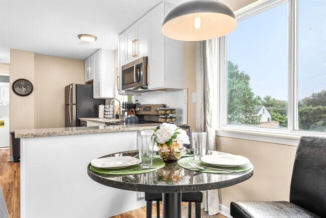 Foto del edificio - 18308 Mesle St