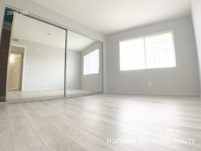 Building Photo - 4280 Lindblade Dr