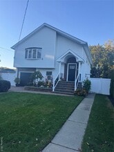 Building Photo - 845 Prescott Pl