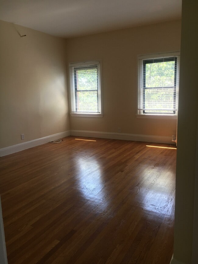 Foto del edificio - 1490 Beacon St