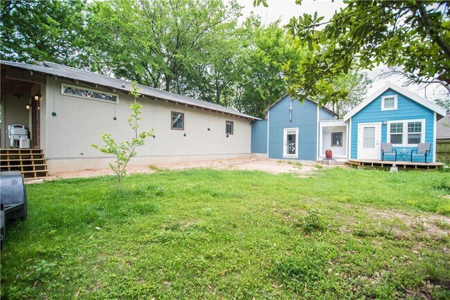 Building Photo - 2713 Sweeney Ln