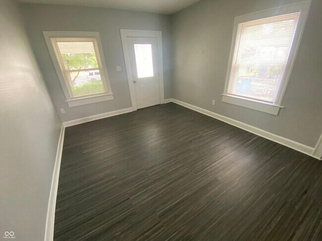 Foto del edificio - 3258 Winthrop Ave