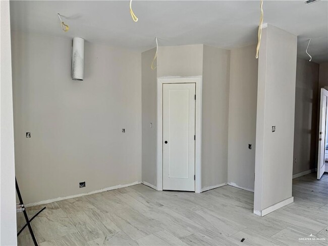 Building Photo - 2206 Corales St