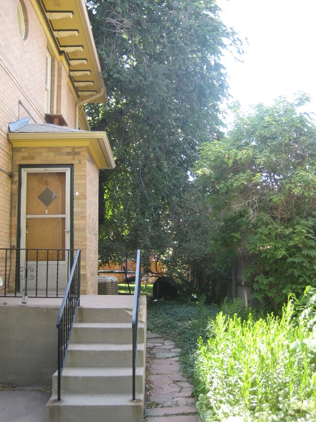 Building Photo - 245 Sherman St