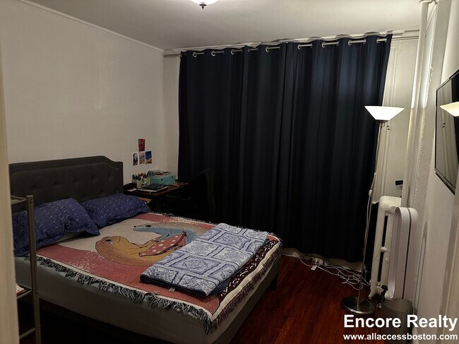 Foto del edificio - 110 Brainerd Rd