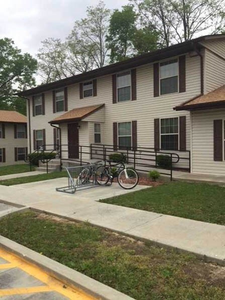 Building Photo - Carlinville Heights Apartments