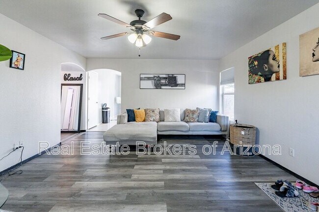 Building Photo - 12036 W Larkspur Rd